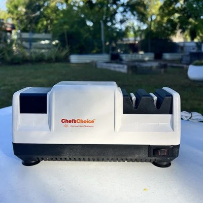 Chef's Choice Professional Knife Sharpener Diamond Hone Model 100 Trizor Edge - Image 1 of 4