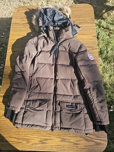 Canada Goose Carson Parka, Brown- Small. Used Excellent Condition. - Picture 1 of 8