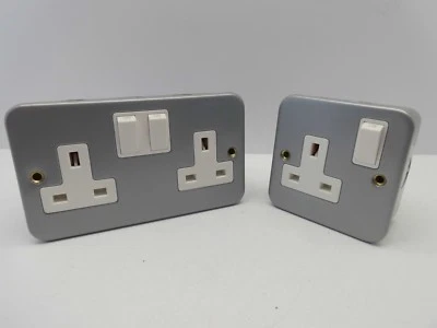 SCOLMORE / CLICK CLICK CL035 CL036 1 GANG 2 GANG METAL CLAD 13 AMP SINGLE DOUBLE SOCKET SWITCHED