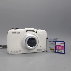 Nikon Digital Camera Coolpix S32 13.2MP Underwater White Tested - Picture 1 of 7
