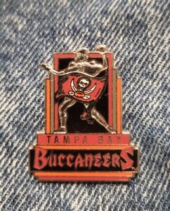 VINTAGE 90'S NFL TB TAMPA BAY BUCCANEERS COLLECTIBLE THROWBACK PIN RARE L@@K