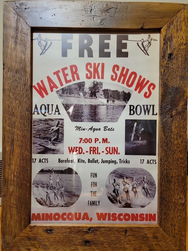 Letrero Min Aqua Bat enmarcado en madera de granero recuperada con vidrio Foto 1 de 4