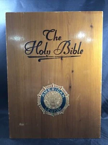1958 Vintage The Holy Bible Memorial Edition KJV American Legion Cedar Wood Box - Picture 1 of 12
