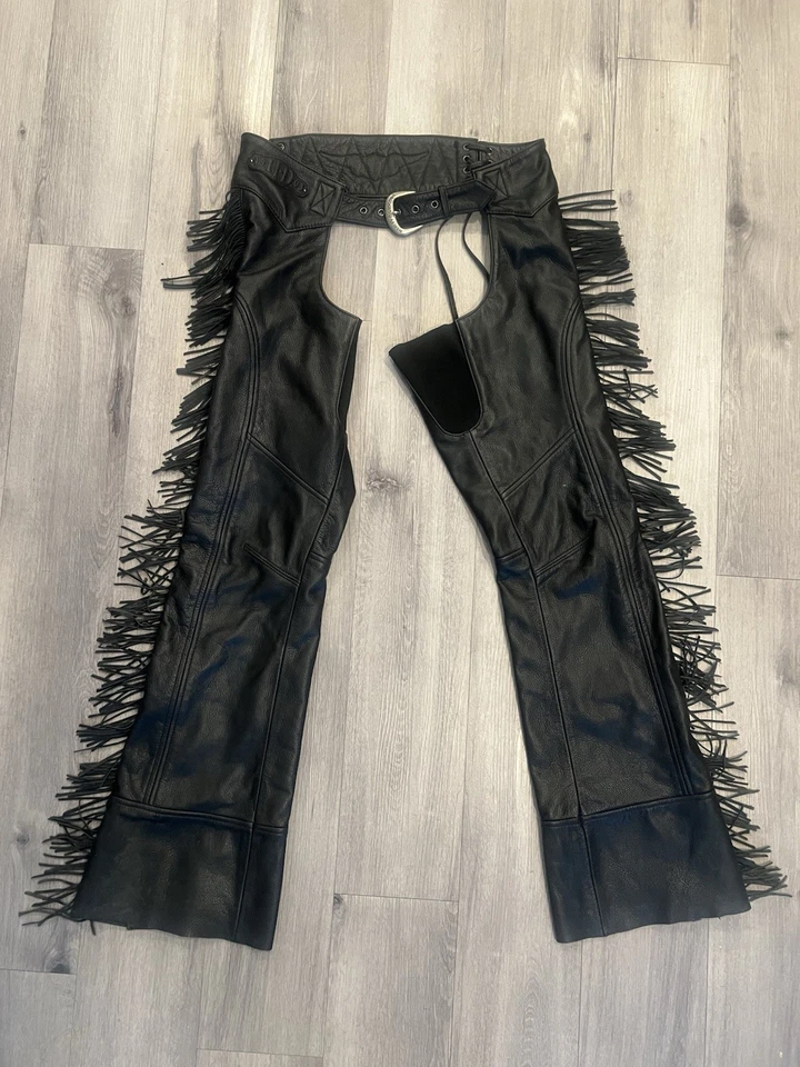 Harley-Davidson® Mujer Boone Flecos Cuero Chaps Negro Foto 1 de 4