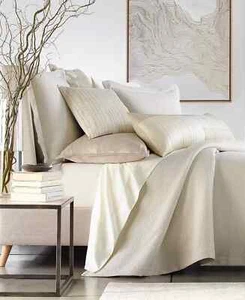 Hotel Collection Brushwork Matelasse FULL/QUEEN Coverlet - Picture 1 of 8