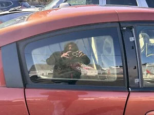 Rear Door Glass/window SATURN ION RH PASSENGER 03 04 05 06 07 - Picture 1 of 1