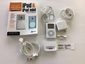 Vintage Apple 40GB White/Silver Ipod & Accessories Book - Picture 1 of 5