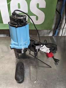 Little Giant Cast Iron Sewage Pump w/ Integral Snap-Action Float 511431 Damaged - Picture 1 of 10
