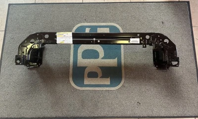 Refuerzo de parachoques deportivo original OEM 2020-2024 Mitsubishi Outlander 6400K202  Foto 1 de 4