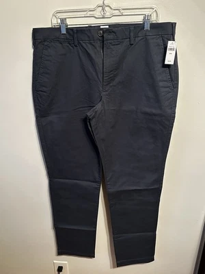 Calça cáqui masculina Gap tamanho 36X32 cinza frente plana - Imagem 1 de 4