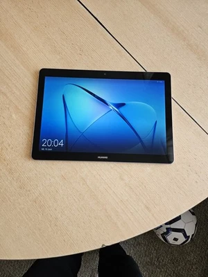 Es stehen sechs Tablets zum Verkauf, sowohl funktionierende als auch defekte. - Bild 1 von 4