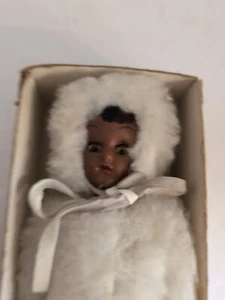 Muñeca nativa inuit (esquimal) de colección con caja - Imagen 1 de 6