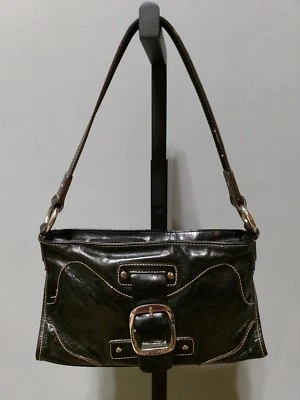 Franco Sarto Bolso de Hombro Negro Brillante con Hebilla Decorativa, Base Nylon, Forro Algodón Foto 1 de 4