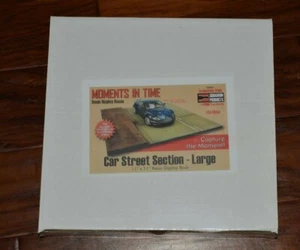 Car Street Section Resin Display Base Modellautos Moments in Time 1:24 Squadron - Bild 1 von 3