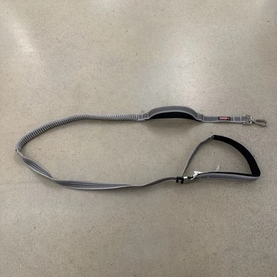 Поводок для собаки банджи KONG светоотражающий амортизирующий громкая связь 6 футов (серый) - Изображение 1 из 3