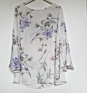 Ladies Top Floral Design Size 10, Ladies Smart Classic Top - Picture 1 of 9