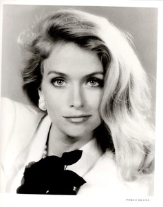 Donna Dixon Vintage 8x10 B&W Unsigned Glossy Promo Headshot Photo (A1) - Picture 1 of 1