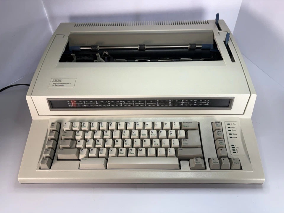 IBM LEXMARK PERSONAL WHEELWRITER 2 ELECTRONIC TYPEWRITER - Image 1 of 4