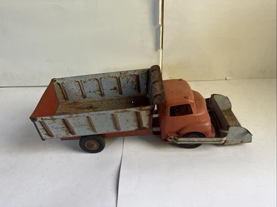 Camión de volteo Wyandotte vintage años 50  Foto 1 de 4