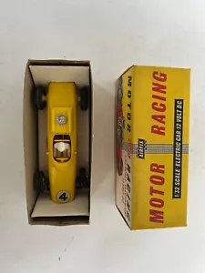 Airfix Porsche F1 (Amarillo) Escala 1/32 Slot Car Nuevo en Caja - Imagen 1 de 8