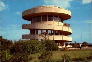 SINGAPORE Singapur Jurong Hill Tower 1978 mit Briefmarken Postcard with stamps - Picture 1 of 2