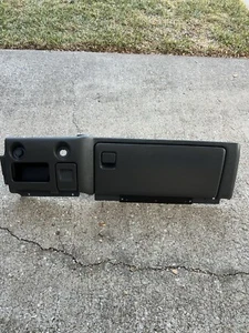 15771371 99 to 02 Silverado Sierra Dash Glove Box W/ Ashtray Smokers - Picture 1 of 7