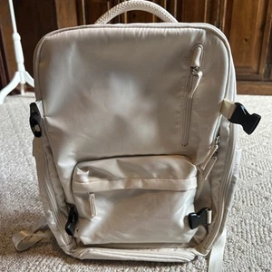 Large Travel Padded Laptop Backpack Case , Charging Port NWOT - Cream - Afbeelding 1 van 7