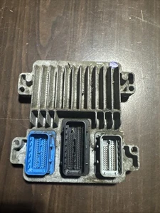 Chevy Colorado ECM ECU Computer 05 06 - Picture 1 of 5