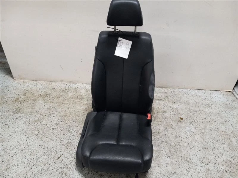 Volkswagen Passat 2008 asiento del pasajero delantero cuero 58166 Foto 1 de 4