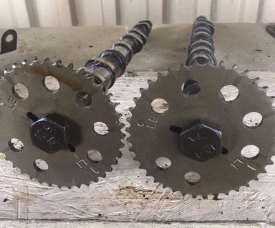 Árbol de levas izquierdo Cadillac DTS 2006 2007 2008 2009 2010 Foto 1 de 4