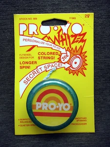 Vintage 1983 Trag E Toys Pro Yo Whizz Secret Space Yo Yo Spielzeug grün versiegelt unbenutzt - Bild 1 von 2