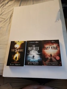 The 5th Wave Complete Series Set Of 3 Books By Rick Yancey YA Sci Fi Trilogy Lot - Picture 1 of 5