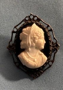 Vintage Cameo Sterling Silver Black Brooch Pin 1.75 Inches Nice Shape - Picture 1 of 3