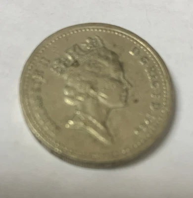 Moneda de una libra 1986 reina Isabel II error borde invertido Foto 1 de 4