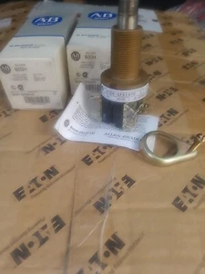 ALLEN BRADLEY 800H-QPB24*# Ser. C….NEW as Pictured - Picture 1 of 8