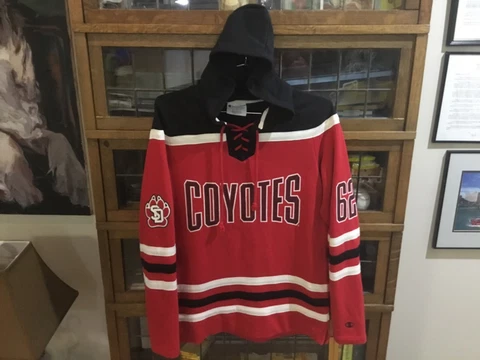 VTG South Dakota Coyotes Red CHAMPION Lacer Hockey Pullover Sweatshirt SZ S Cover
