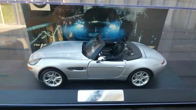 1:18 BMW Z8 James Bond 007 KYOSHO The World is Not Enough  With Case Toy Car E52 - Image 1 of 4