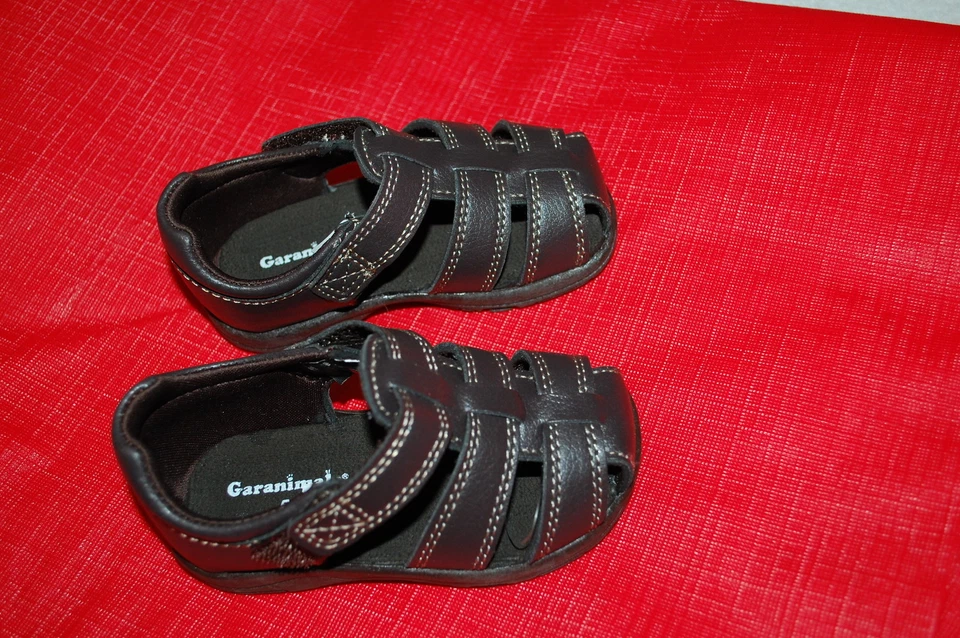 SANDALIAS DE TEJIDO ABIERTO MARRONES CON TIRAS PARA BEBÉS NIÑOS PEQUEÑOS TALLA 2 3  Foto 1 de 1