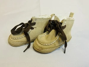 NWT Baby Gap Infant Suede Sherpa Lined Lace Up Booties Khaki Sz 6-12 Mo Moccasin - Picture 1 of 9