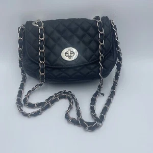 Vintage Round Flap Bag Quilted crossbody black silver hardware - Picture 1 of 7