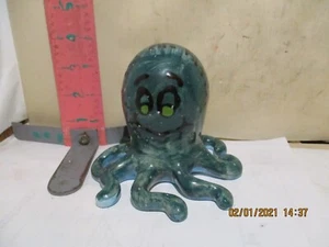 HAWAIIAN SOUVENIR OCTOPUS SCULPTURE-SUCK IT UP, #NOT AN ARTIST ON TOP - Picture 1 of 3