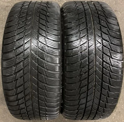 2 Winter Tires Bridgestone Blizzak LM-001 * RFT RSC M+S 225/40 R18 92V RA683 - Image 1 of 3
