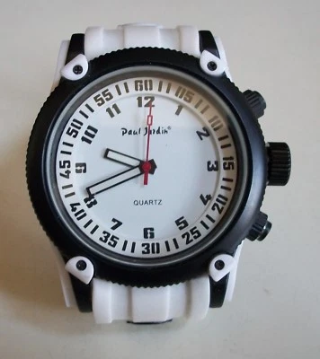 Reloj de moda informal hip hop con esfera numérica blanca y negra para hombre Foto 1 de 4