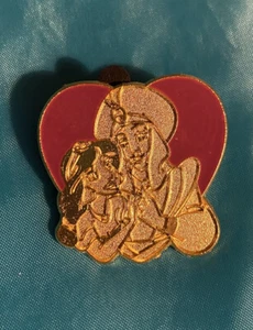 Disney Collectible Trading Pin Aladdin and Jasmine Purple Heart 2002 WDW - Picture 1 of 3