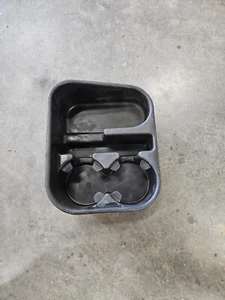 03-06 GMC Tahoe Yukon Sierra Silverado Center Console Cup Holder 15179662 - Picture 1 of 4