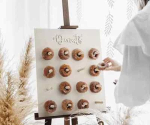 Wand für Donuts aus Naturholz 45x55cm Kuchenzubehör Hochzeitsdeko Geburtstag - Bild 1 von 5