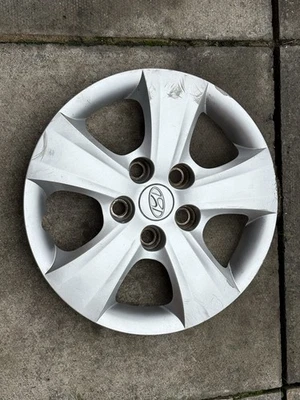 HYUNDAI I30 15" WHEEL TRIM X 1 HUB CAP GENUINE 529602R000 BOLT ON TYPE - Image 1 of 4