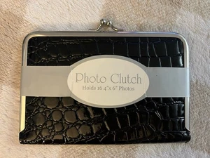 TRI-COASTAL DESIGN Black PHOTO CLUTCH Holds 16 4x6” Pebbled Faux Crocodile Clasp - Picture 1 of 4