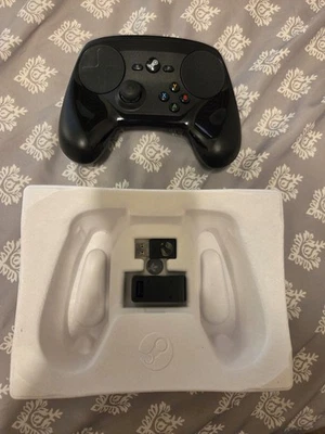 Steam Controller Model 1001  - Image 1 of 4