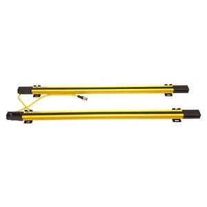 Banner SLPR14-690P8 / SLPE14-690P8 EZ-Screen Light Curtain Emitter & Receiver - Picture 1 of 6